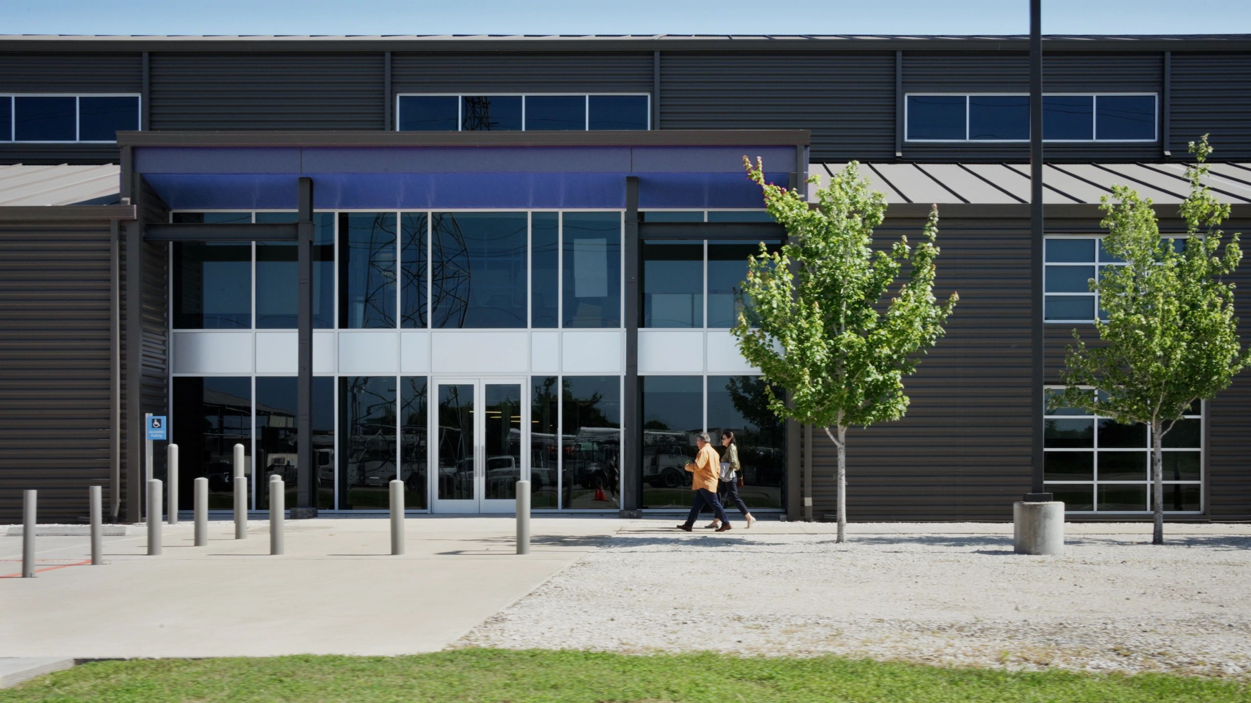 Accessible medical office exterior of Painted Hills Medical Service LLC